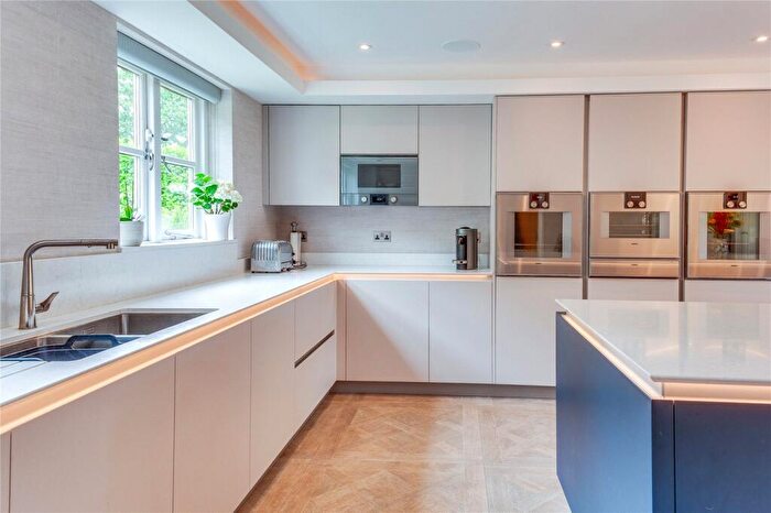 5 Bedroom Detached House For Sale In Wood Lane, Kidmore End, Reading, Oxfordshire, RG4