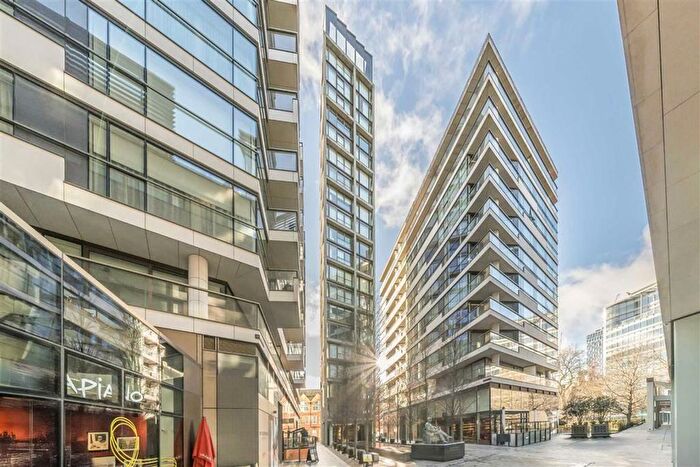 1 Bedroom Flat To Rent In Crown Square, London, SE1