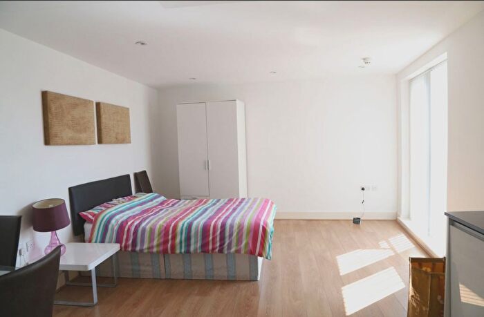 Studio To Rent In Yeo Street, London, E3