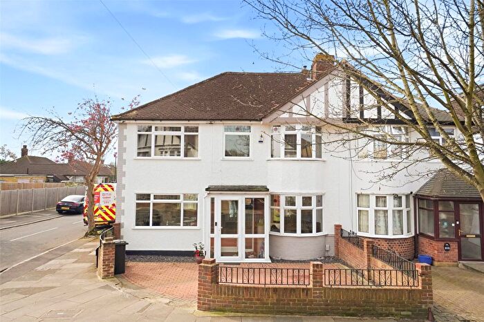 5 Bedroom Semi Detached House For Sale In Lyndhurst Avenue, Twickenham, TW2