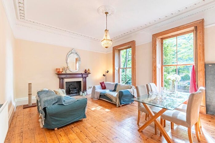 2 Bedroom Flat For Sale In Harrogate Road, Chapel Allerton, Leeds, LS7