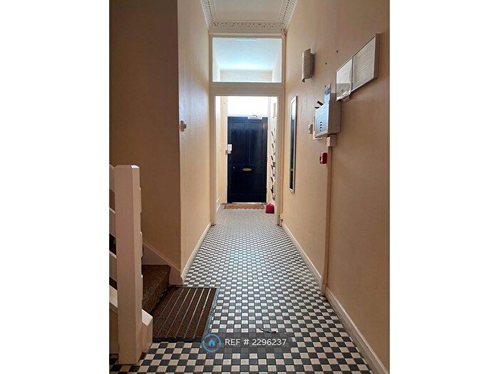 2 Bedroom Flat To Rent In Chesham Road, Brighton, BN2