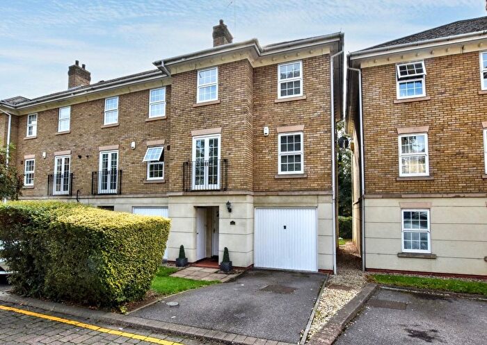 3 Bedroom End Of Terrace House For Sale In Scholars Court, Derngate, Northampton, NN1