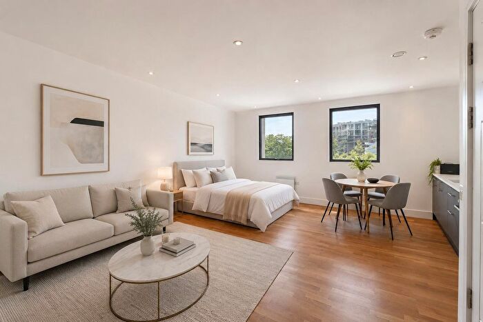 Studio To Rent In - Seven Sisters Road, London, N15