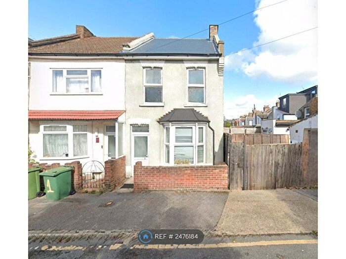 3 Bedroom Terraced House To Rent In Alfred Road, London, E15