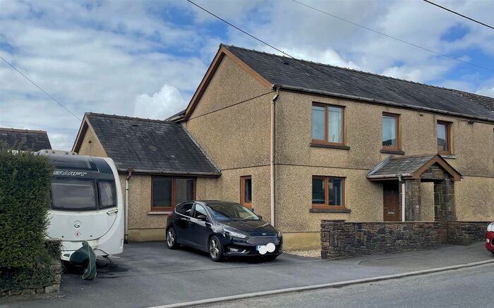 3 Bedroom End Of Terrace House To Rent In Heol Y Banc, Bancffosfelen, Llanelli, SA15
