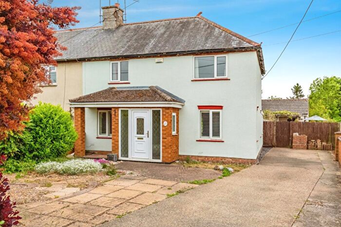 3 Bedroom Semi-Detached House For Sale In Kirby Road, Gretton, Corby, NN17