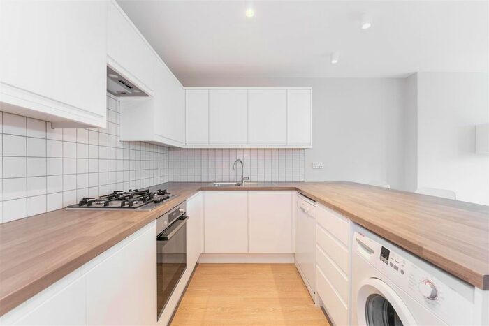 2 Bedroom Flat To Rent In Carlisle Avenue, Acton, W3