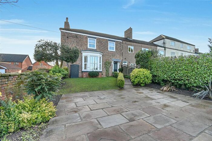 4 Bedroom End Of Terrace House For Sale In Scawby Road, Scawby Brook, Brigg, DN20