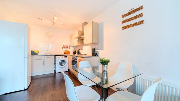 1 Bedroom Flat For Sale In Papyrus Court, Hillyfield, London, E17