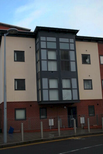 4 Bedroom End Of Terrace House To Rent In Bell Barn Road, Park Central, B15