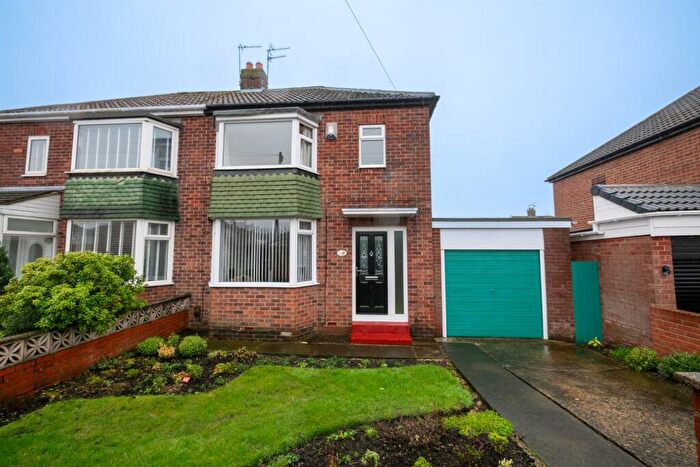 3 Bedroom Semi-Detached House For Sale In Brierfield Grove, High Barnes, Sunderland, SR4