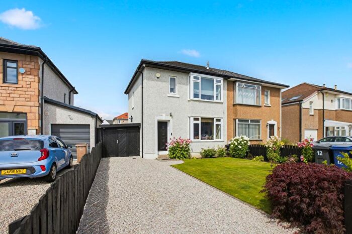 3 Bedroom Semi-Detached House For Sale In Douglas Road, Renfrew, PA4
