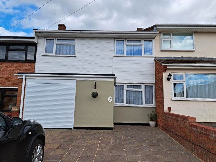 3 Bedroom Terraced House To Rent In Woodside Avenue, Benfleet, Essex, SS7
