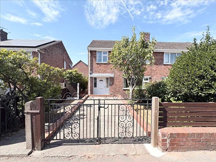 3 Bedroom Semi-Detached House For Sale In Beacon Drive, Kirkby In Ashfield, NG17