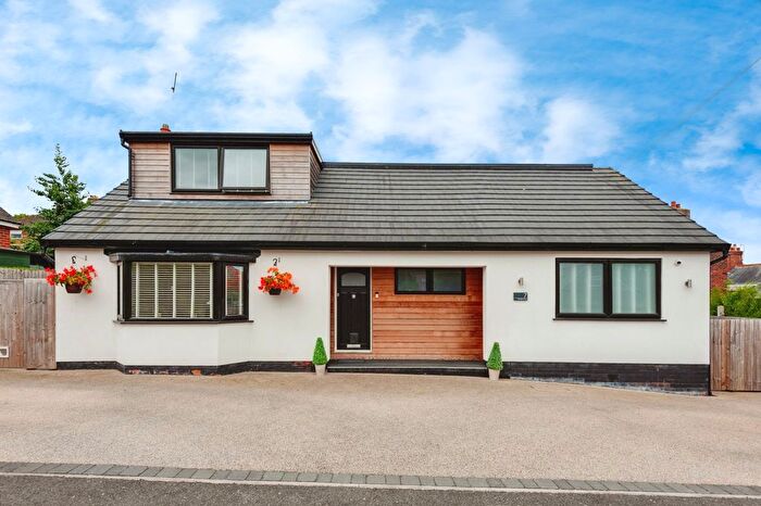 3 Bedroom Bungalow For Sale In Windsor Drive, Helsby, Frodsham, Cheshire, WA6