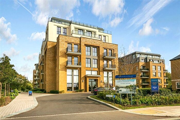 1 Bedroom Flat To Rent In Pinewood Gardens, Teddington, TW11