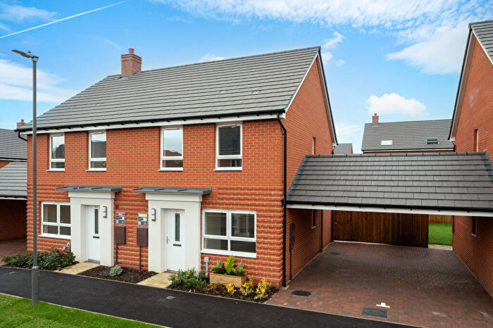 3 Bedroom Semi-Detached House For Sale In Limehouse Road, Broughton, Aylesbury, HP22