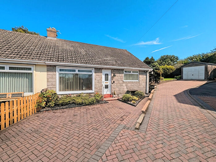 2 Bedroom Semi-Detached Bungalow For Sale In Broadley Grove, Mount Tabor, Halifax, HX2