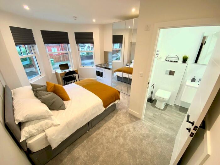 Apartment To Rent In Ash Road, Aldershot, GU12