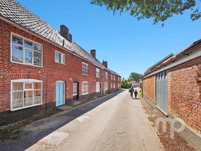 1 Bedroom Cottage For Sale In Friarscroft Lane, Town Centre Georgian Cottage With Bags Of Potential, Wymondham, NR18