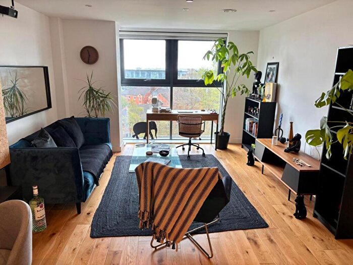 1 Bedroom Apartment For Sale In Communication Row, Birmingham, B15