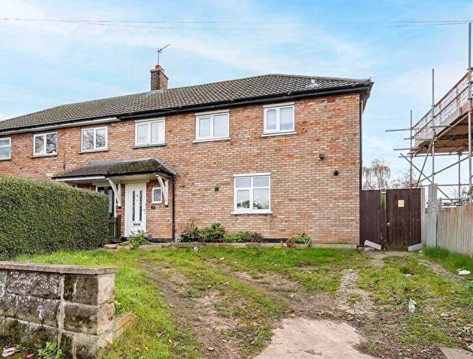 3 Bedroom Semi Detached House For Sale In Thoresby Road, Scunthorpe, North Lincolnshire, DN17