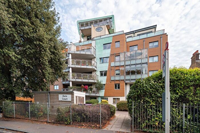 1 Bedroom Flat For Sale In Peckham Rye, London, SE15