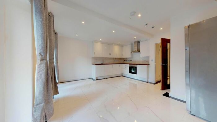 5 Bedroom Property To Rent In Lancaster Drive, London, E14