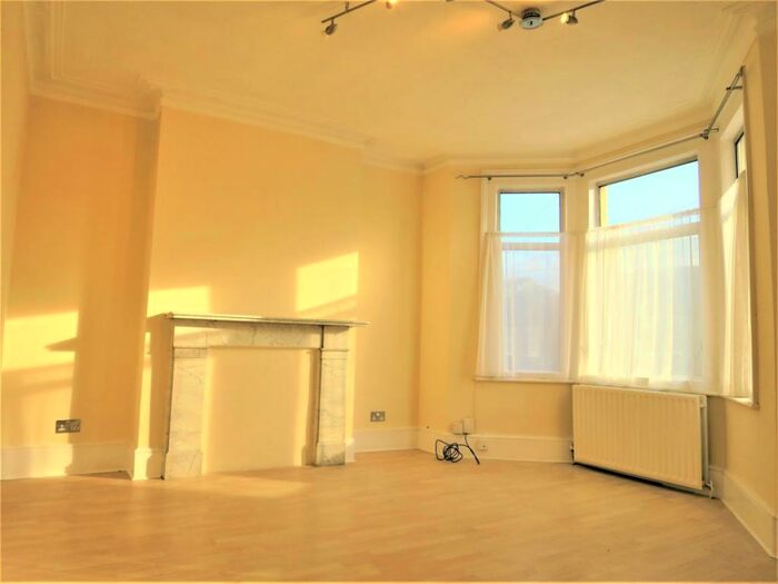 1 Bedroom Flat To Rent In Totteridge Road, EN3