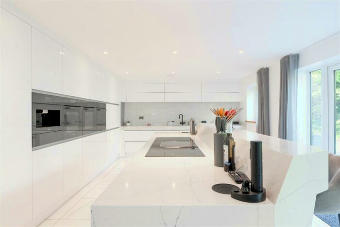 5 Bedroom Detached House For Sale In Lake Road, Curdridge, Southampton, SO32