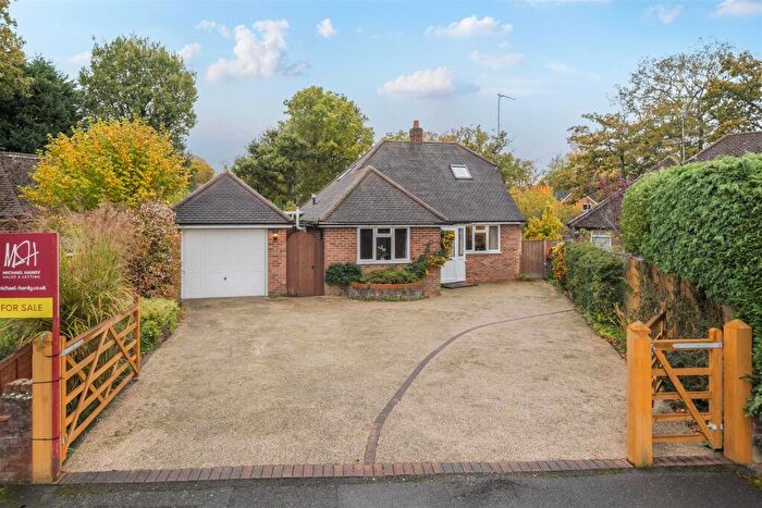 4 Bedroom Chalet For Sale In Frensham Road, Crowthorne, Berkshire, RG45
