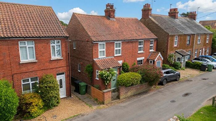 3 Bedroom Semi-Detached House For Sale In Malthouse Crescent, Heacham, King's Lynn, PE31