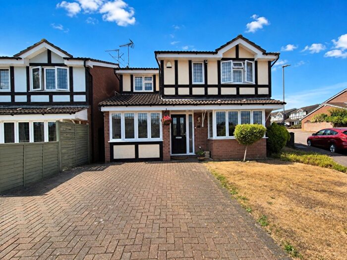 4 Bedroom Detached House For Sale In Rylands Heath, Luton, Bedfordshire, LU2