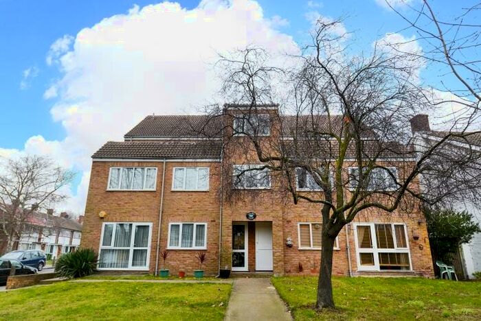 2 Bedroom Flat To Rent In Eltham Road Lee, SE12