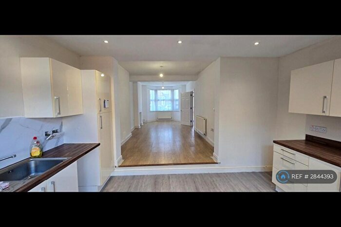 2 Bedroom Terraced House To Rent In Victoria Road, Coulsdon, CR5