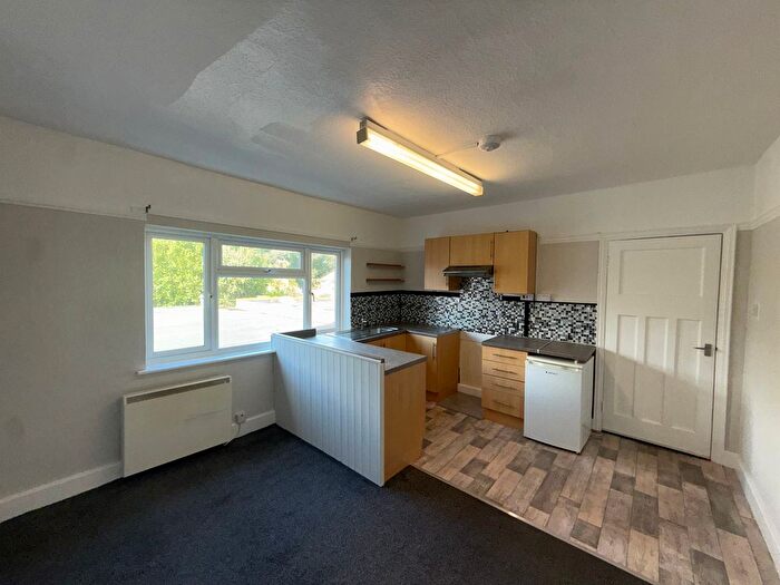 2 Bedroom Flat To Rent In Hollyfield Road South, Sutton Coldfield, B76