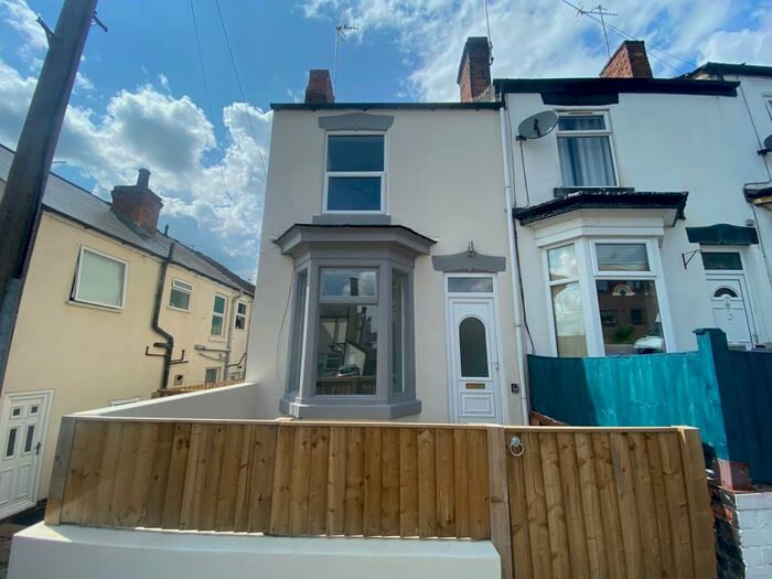 2 Bedroom End Of Terrace House To Rent In Cavendish Street North, Old Whittington, S41