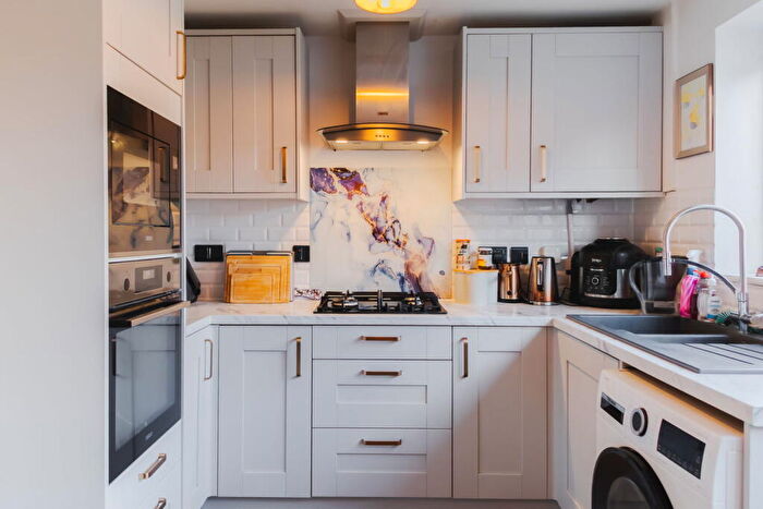2 Bedroom Terraced House For Sale In Hawfinch Close, Swindon, SN3