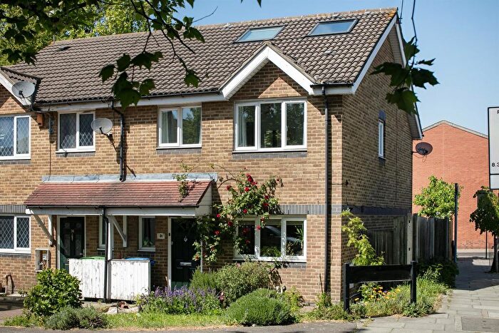4 Bedroom End Terrace House For Sale In Sandlings Close, Peckham, SE15