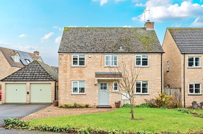 4 Bedroom Detached House For Sale In Perrinsfield, Lechlade, Gloucestershire, GL7