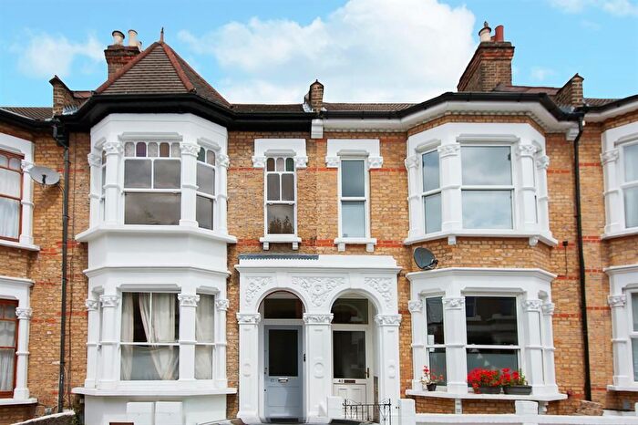 2 Bedroom Flat To Rent In Princess May Road, London, N16