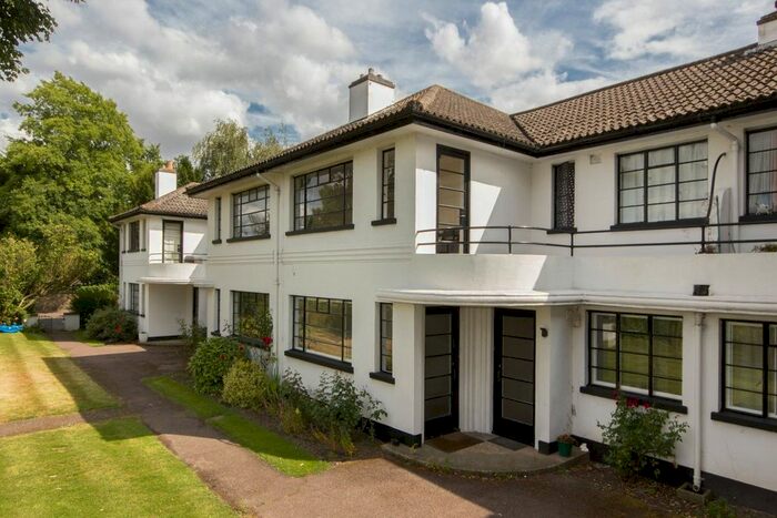 2 Bedroom Flat To Rent In Maitland House, Barton Road, Cambridge, CB3