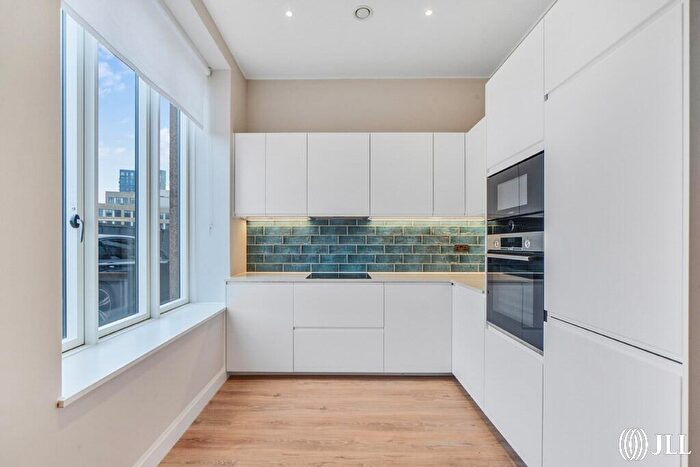 2 Bedroom Flat To Rent In Zinc Street Sugar House Island, E15