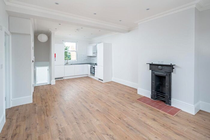 1 Bedroom Flat To Rent In Palmerston Road, Walthamstow, E17