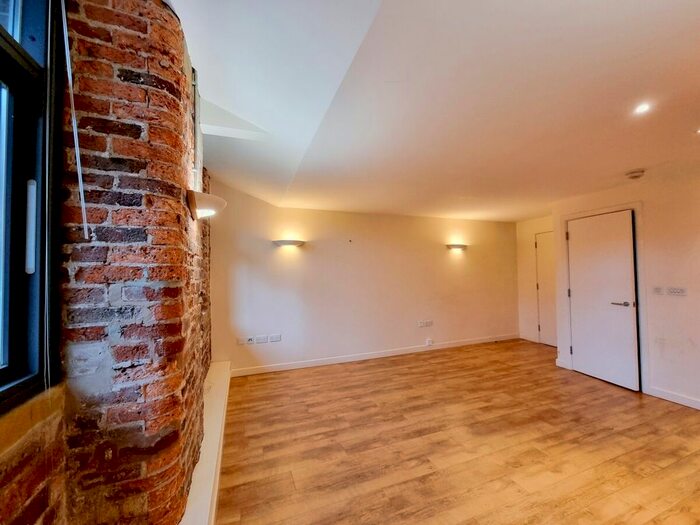 2 Bedroom Flat To Rent In East Street, Leeds, LS9