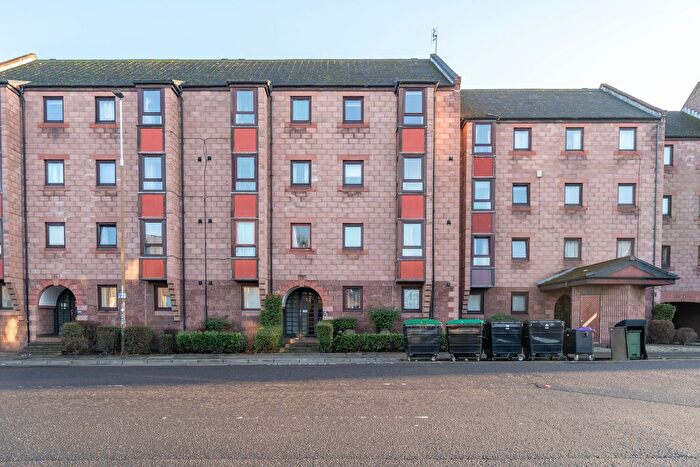 2 Bedroom Flat For Sale In / Easter Road, Leith, Edinburgh, EH6