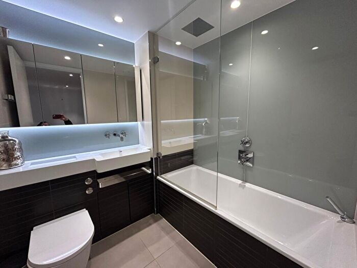 2 Bedroom Apartment To Rent In Circus Road West, Battersea Park, SW11