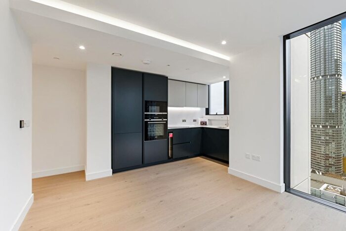2 Bedroom Flat To Rent In Harcourt Tower, Marsh Wall, London, E14