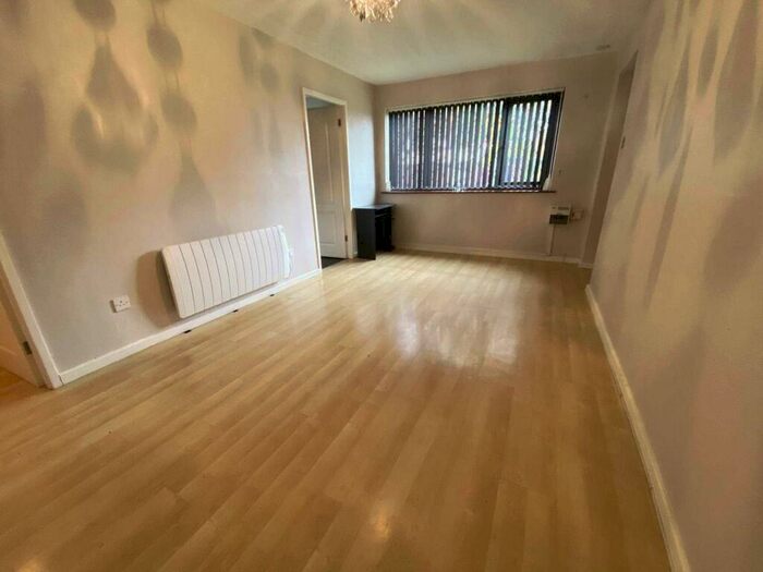 Flat To Rent In Boleyn Court, Dalkeith Avenue, FY3